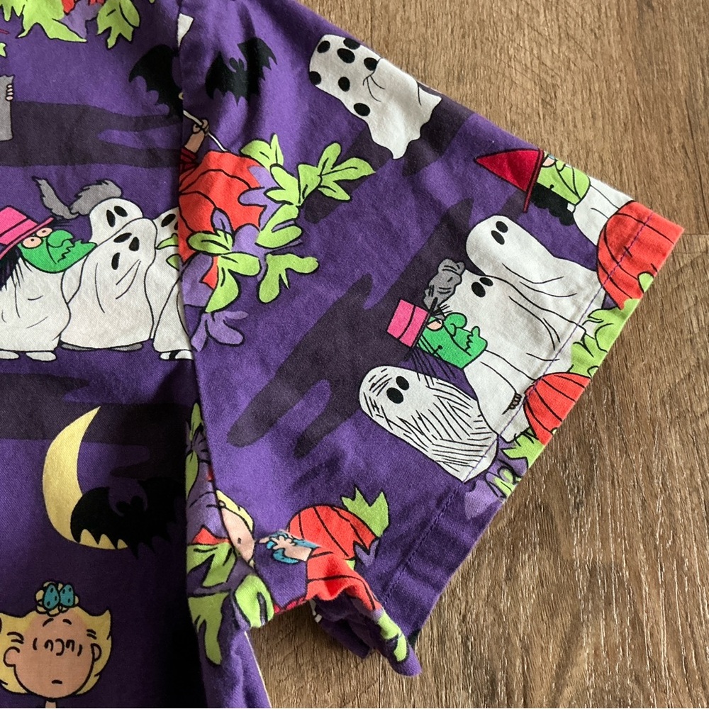 Halloween Scrub Top Lot Size XL Pooh Snoopy Peanuts Great Pumpkin Disney Unisex - Picture 11 of 16